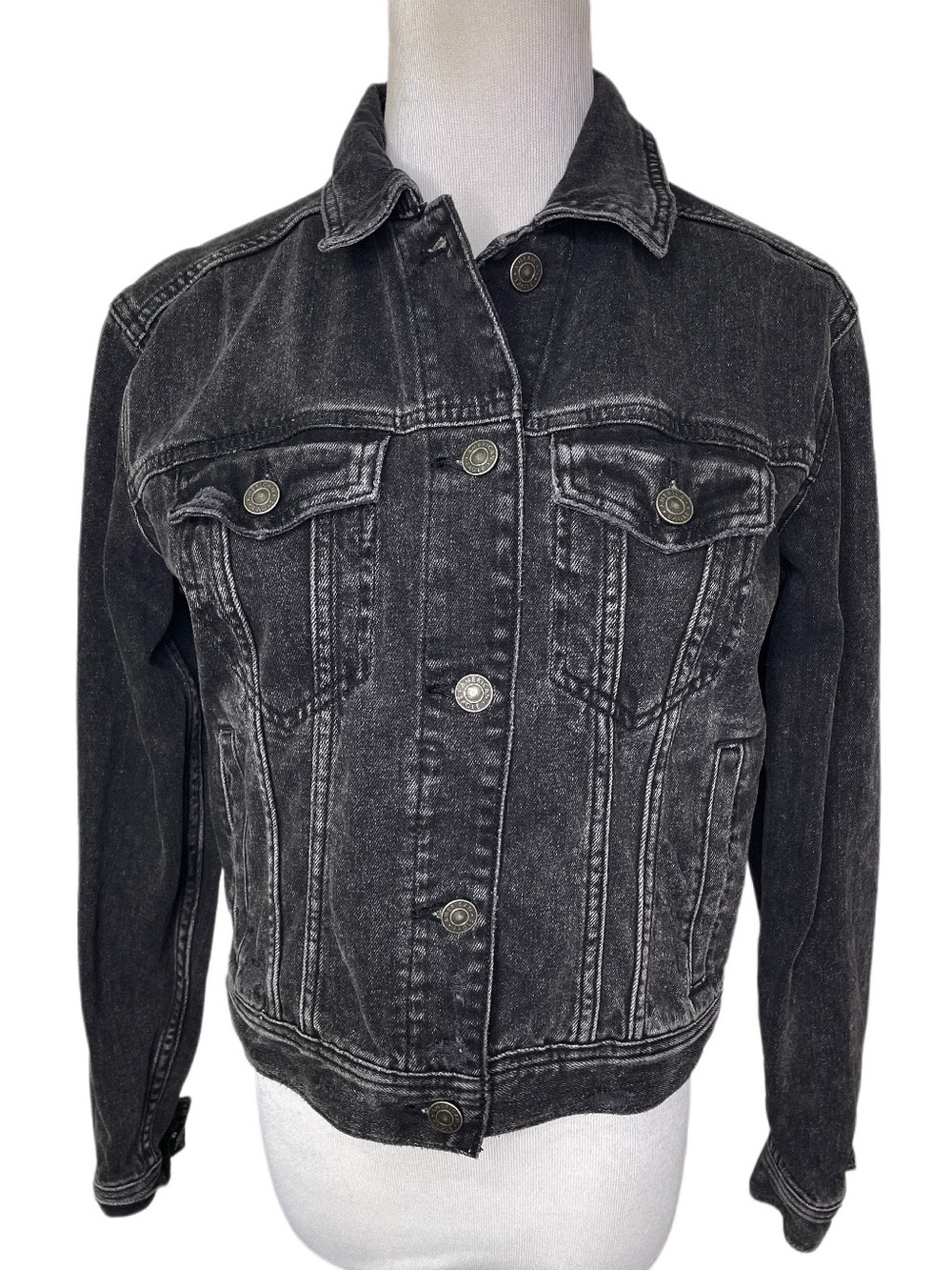 American Eagle Distressed Black Wash Cropped Denim Jean Jacket
